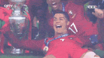 一夜述评 | 这次是幸福的泪水，他们都在为C罗而战