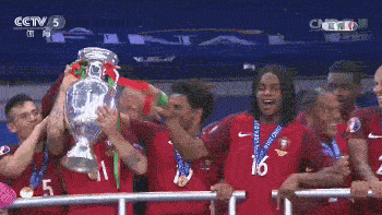 一夜述评 | 这次是幸福的泪水，他们都在为C罗而战