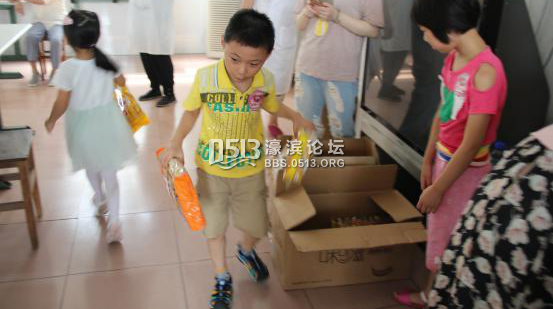 文峰丰田献爱心 关爱老人从娃娃抓起142.png