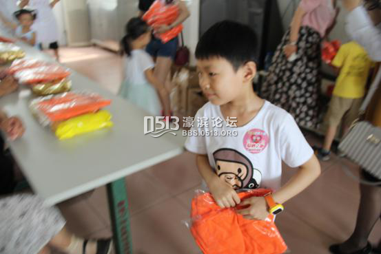 文峰丰田献爱心 关爱老人从娃娃抓起209.png