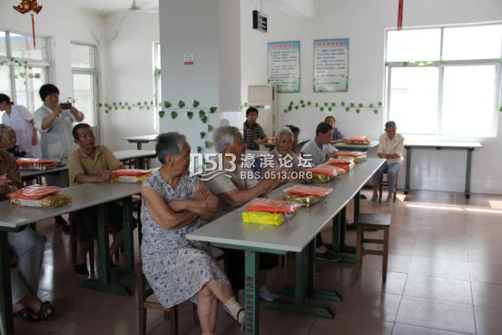 文峰丰田献爱心 关爱老人从娃娃抓起409.png