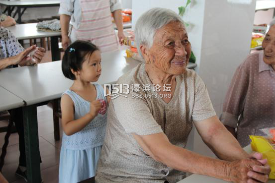 文峰丰田献爱心 关爱老人从娃娃抓起623.png