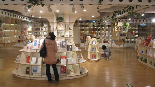 毕业季︱念念不忘，那些在校时曾流连的实体书店