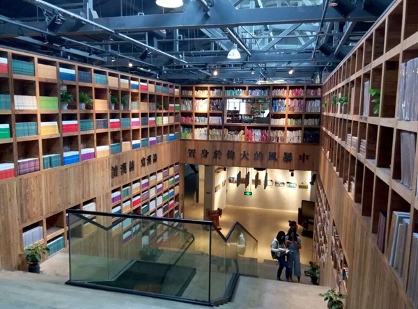 毕业季︱念念不忘，那些在校时曾流连的实体书店