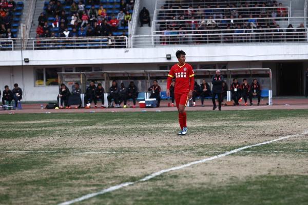 中超球场“菜地”那么多，看看英国为草皮加了多少“黑科技”