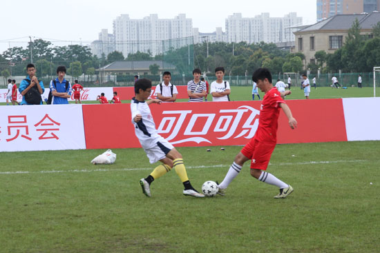 从停办到国际裁判执法，35年陈毅杯，一份草根足球探索报告