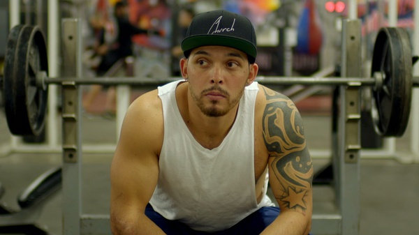 断片 | “挠痒视频”背后的黑暗帝国，现实远比戏剧更荒诞