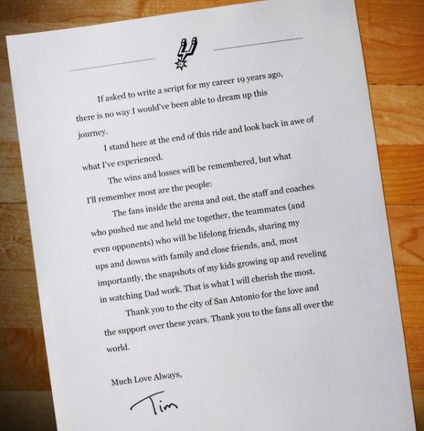 对比邓肯和科比的亲笔退役信，你们俩究竟谁读过大学