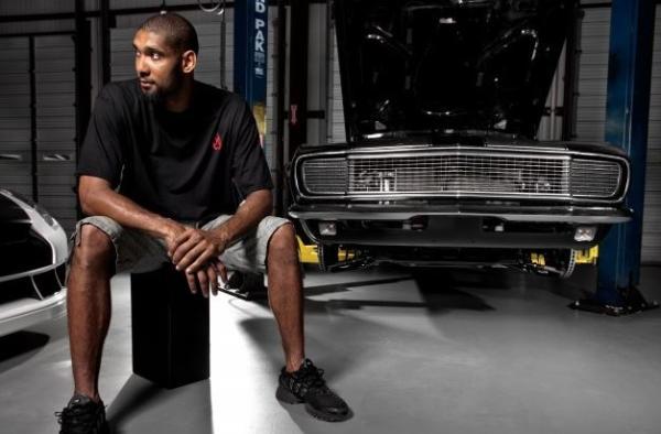 对比邓肯和科比的亲笔退役信，你们俩究竟谁读过大学