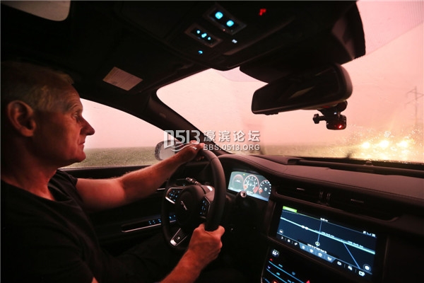 新闻稿：互联科技与全地形能力加持 全新捷豹XF助力“追风之旅”_3.jpg