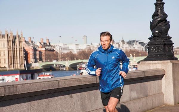 太帅！退役后的贝克汉姆爱上跑步，15岁时他就是越野赛冠军