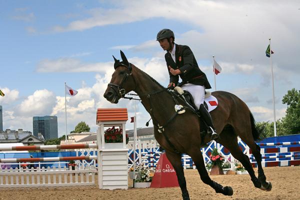 这个在英国上流社会打拼的中国骑手，成了奥运名单里的独苗