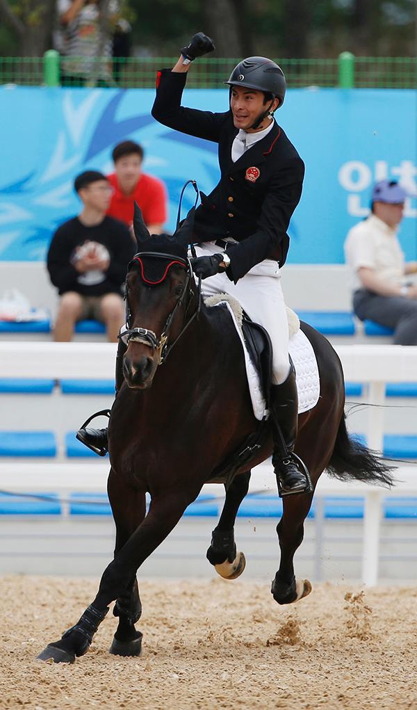 这个在英国上流社会打拼的中国骑手，成了奥运名单里的独苗