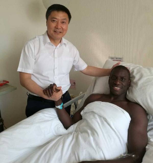 登巴巴手术成功！对比身体复健，心理恢复才是术后难点