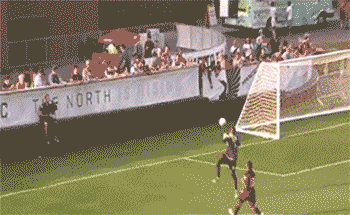 “自杀流”门将重现江湖！我的手抛球连自己都怕