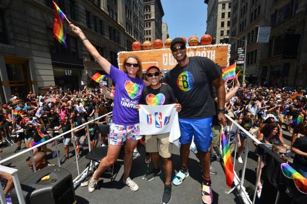 为“撑同志”全明星赛易址，NBA到底有多少同性恋？