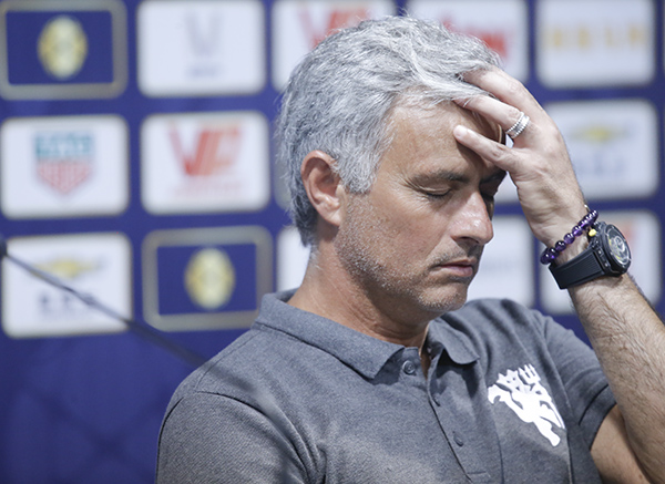 曼联+穆里尼奥也没法让商赛盈利？那明年就看皇马踢巴萨吧