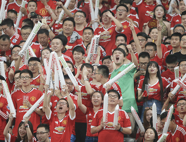 曼联+穆里尼奥也没法让商赛盈利？那明年就看皇马踢巴萨吧