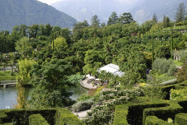 美到让人想一辈子住在里面！人生一定要去的8个植物园