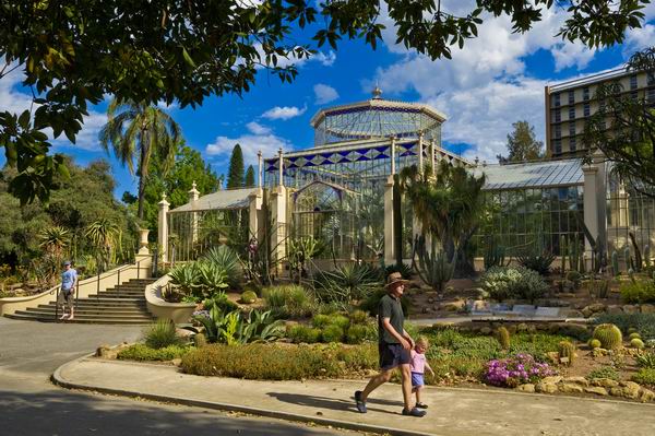 美到让人想一辈子住在里面！人生一定要去的8个植物园
