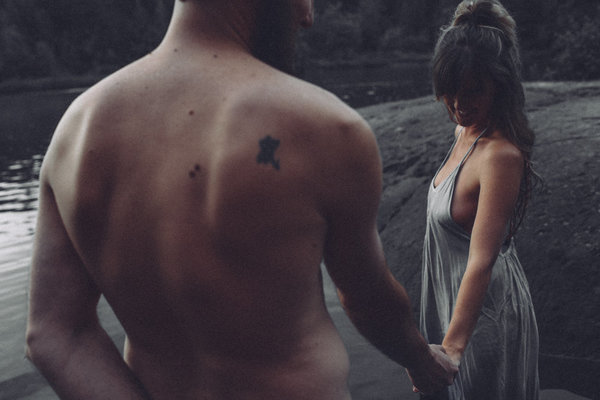 1年生了3个孩子，她以最性感的姿态展现产后变样的身体