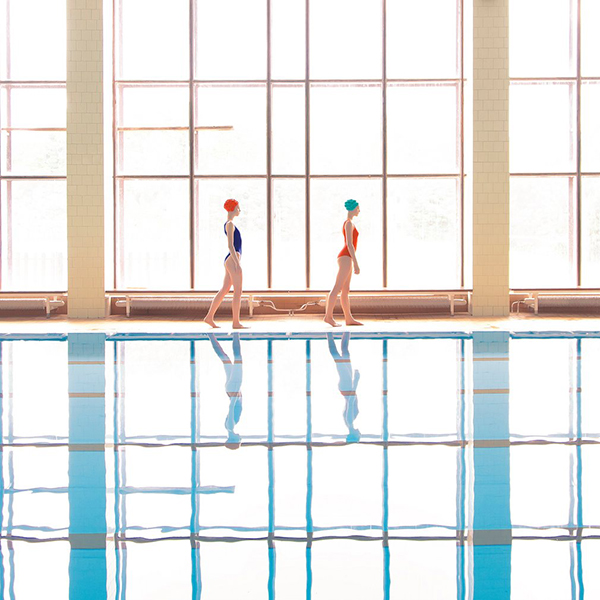 趣看｜泳照也走性冷淡风，看完只想找个空旷的泳池清凉一夏