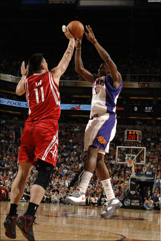 张佳玮|最遭中国球迷恨的他退役了，这是被诅咒的02一代