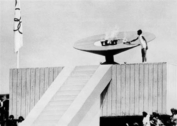 历史外刊扫描︱第一位点燃奥运圣火的女性是谁