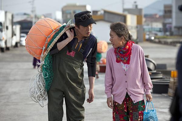 睡不着｜你是否也有这样一个奶奶，愿意为你上天摘星