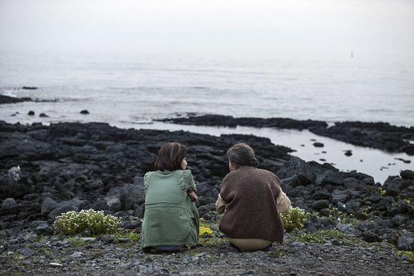 睡不着｜你是否也有这样一个奶奶，愿意为你上天摘星