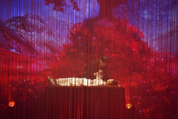 3D奇幻舞台剧《盗墓笔记外传：藏海花》倾倒沪上观众