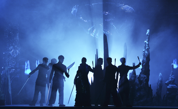 3D奇幻舞台剧《盗墓笔记外传：藏海花》倾倒沪上观众