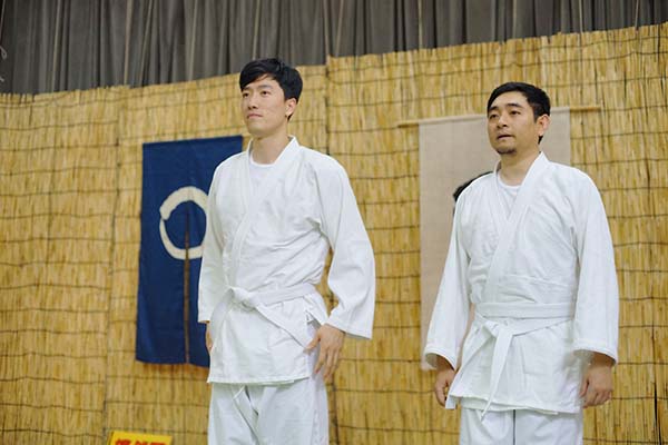 看电视｜刘翔变成“水冰月”，沈腾化身“东方不败”