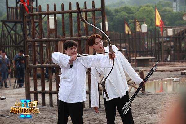 看电视｜刘翔变成“水冰月”，沈腾化身“东方不败”