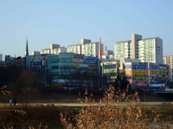 《哭声》背后的故事：为何韩国基督教题材的电影如此多