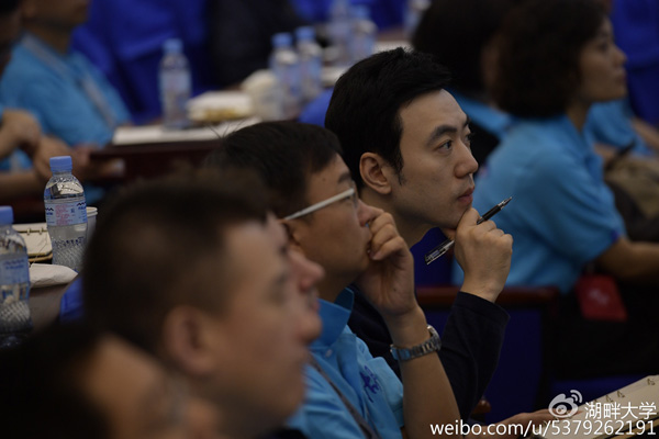 马云：要在阳光灿烂的日子修屋顶，年轻力壮的时候生儿子