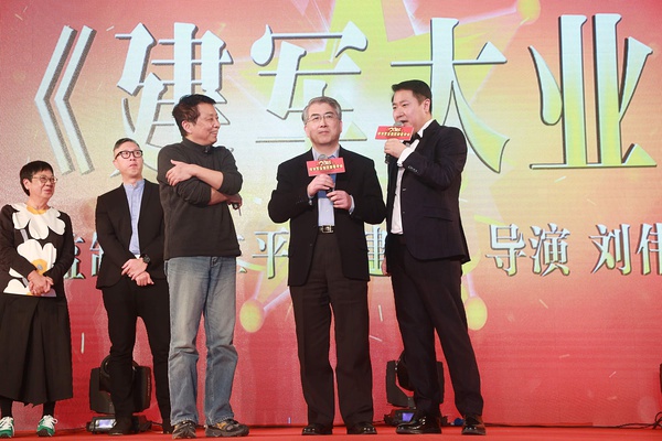 《建军大业》今日开机，刘烨演毛泽东，朱亚文演周恩来