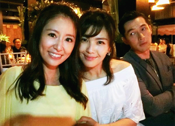 澎湃联播|“那个人好奇怪，好像一条狗啊”