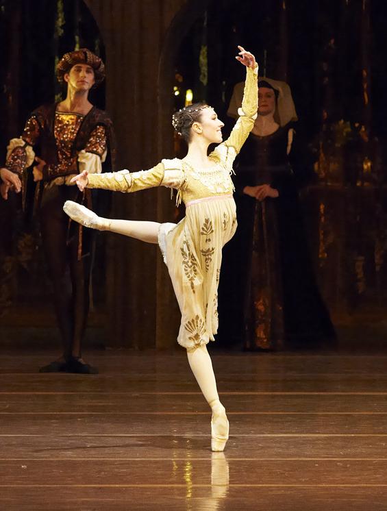 上海国际芭蕾舞比赛今晚开幕，14位芭蕾明星聚首