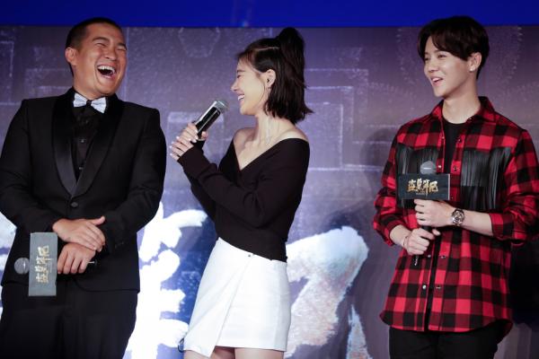 银幕上大波偶像来袭，现实中鲜肉错峰出行