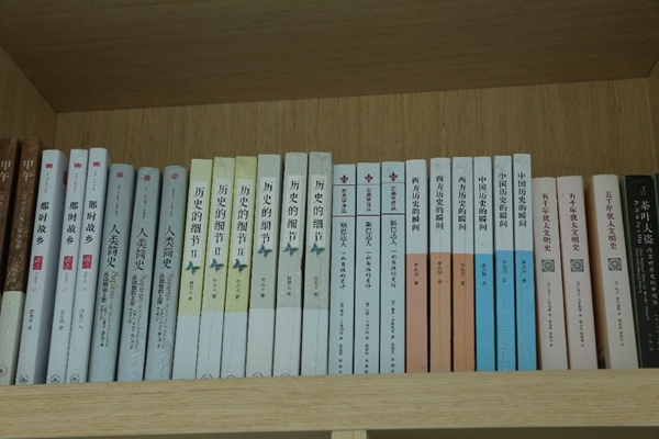 书店测评｜上海三联书店金山城市沙滩店∶上海第一家海滩书店