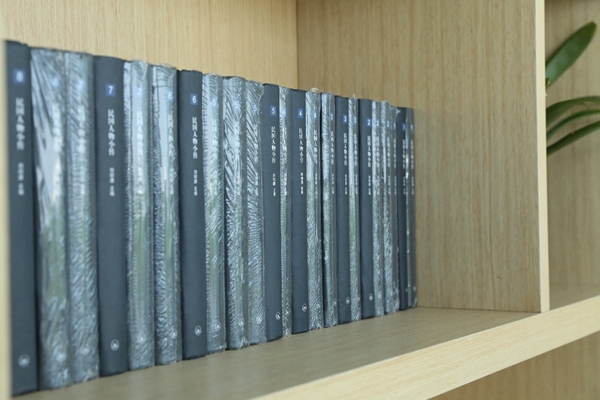 书店测评｜上海三联书店金山城市沙滩店∶上海第一家海滩书店