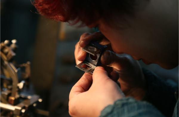 英雄钢笔资产不抵一套房？董事长称活得很好，风采不减当年