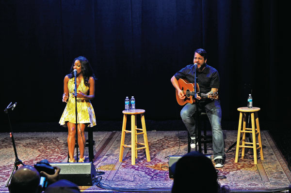 歌于乐土：一场旅行读懂流行音乐