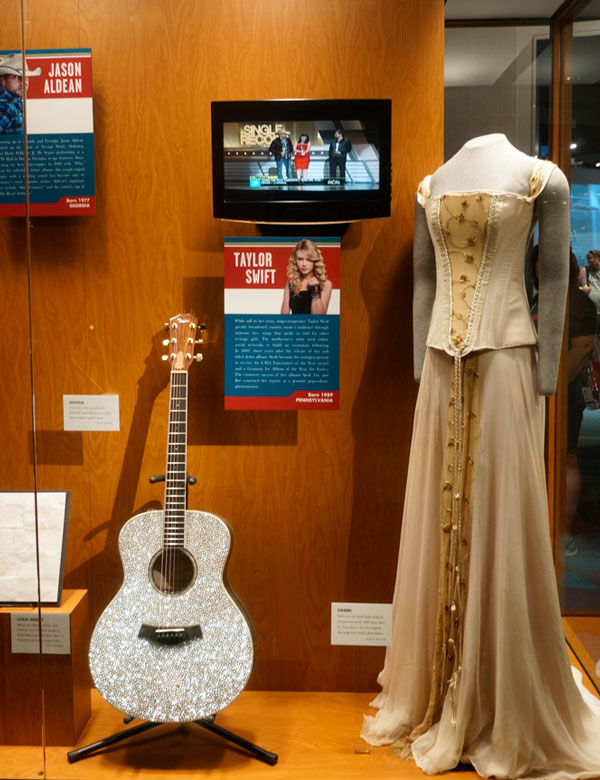 歌于乐土：一场旅行读懂流行音乐