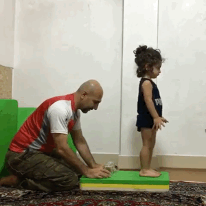 健身Boy挑战高难度，3岁网红惊呆成年人