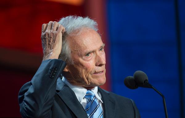 伊斯特伍德厌倦“娘娘腔的时代”，要把票投给特朗普