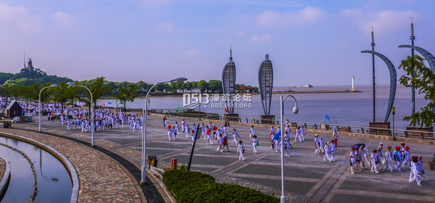 南通举行庆祝 8.12南通体育曰 2016大型健身走活动 (3).jpg