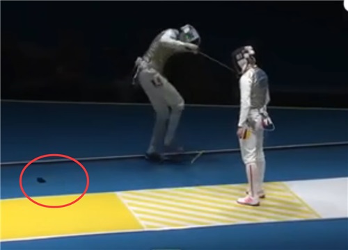 澎湃联播|爱玩手机？用十万伏特电抄1000遍傅园慧吧！