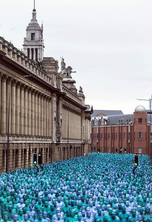 在山的那边海的那边有一群“蓝精灵”